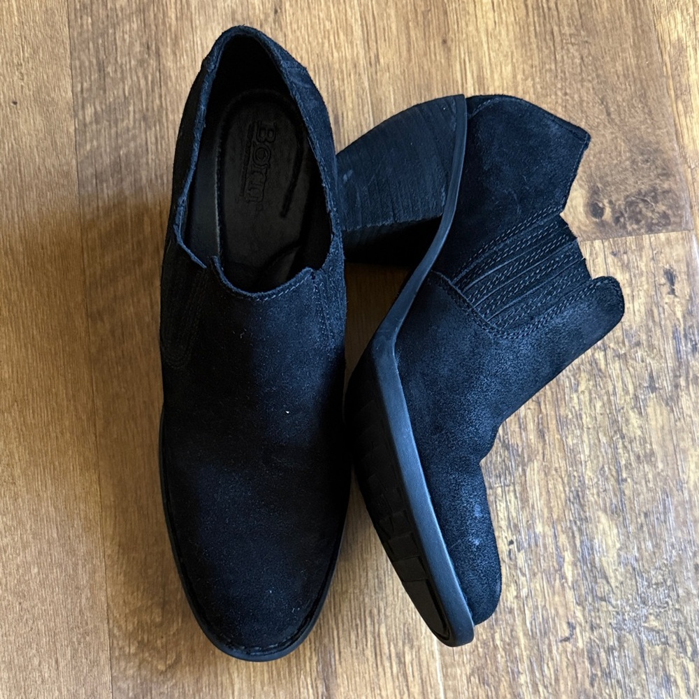 Born women’s  Black Suede Shoes shooties boots short